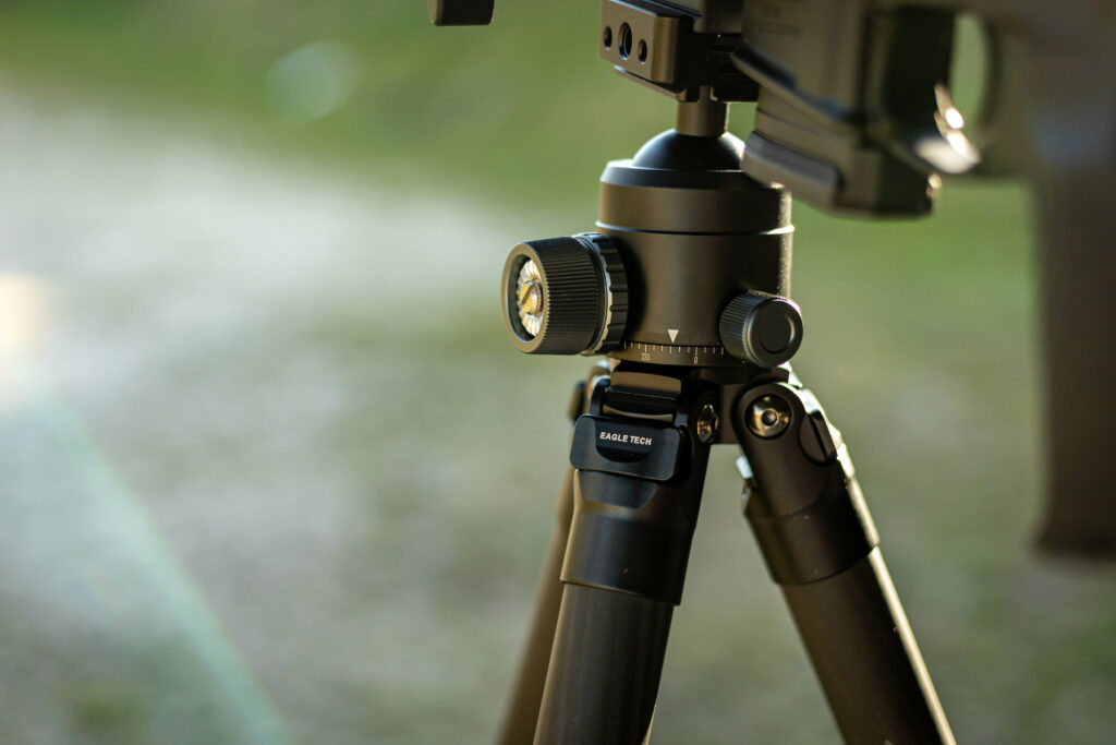 Statyw Eagle Tech Carbon Fiber Tripod WZ-324PA z klamrą U-7 (2)